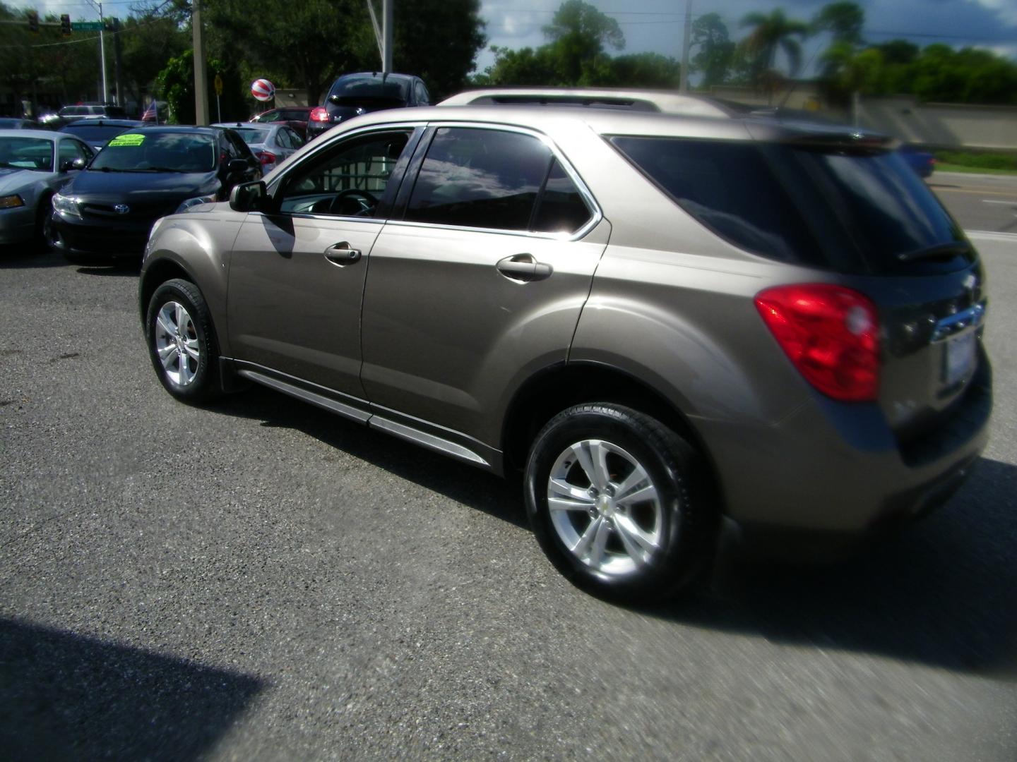 2012 Gray /Gray Chevrolet Equinox 1LT 2WD (2GNALDEK3C6) with an 2.4L L4 DOHC 16V engine, 6-Speed Automatic transmission, located at 4000 Bee Ridge Road, Sarasota, FL, 34233, (941) 926-0300, 27.298664, -82.489151 - Photo#3